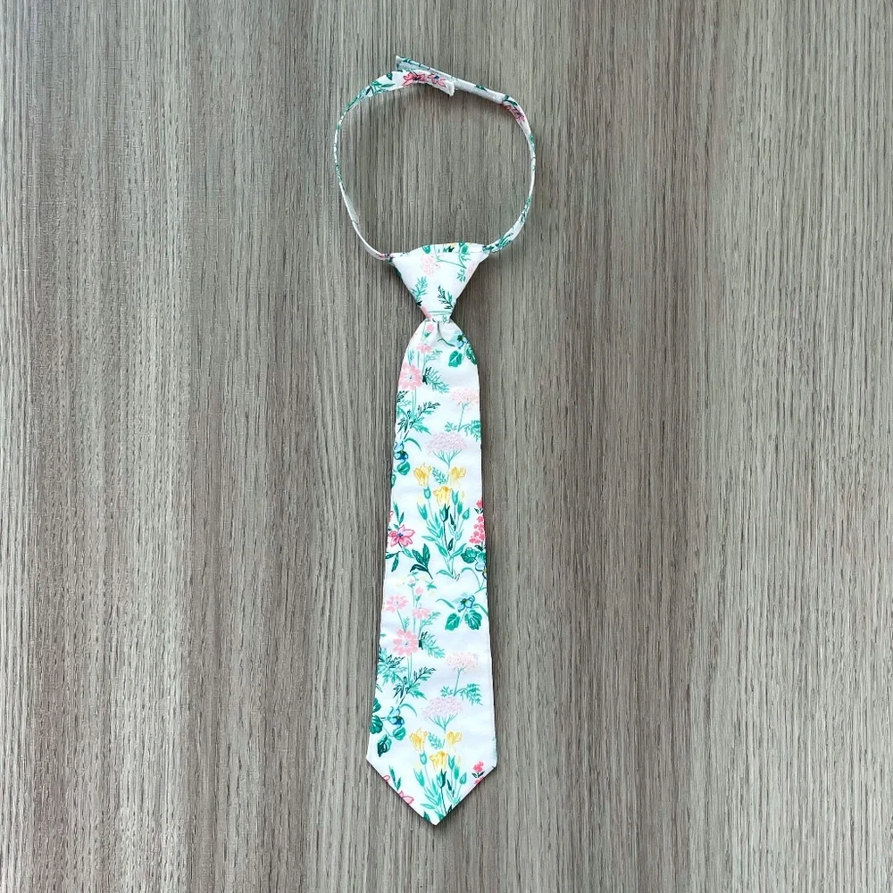 NWT Janie and Jack Boys Floral Tie White 2-5
